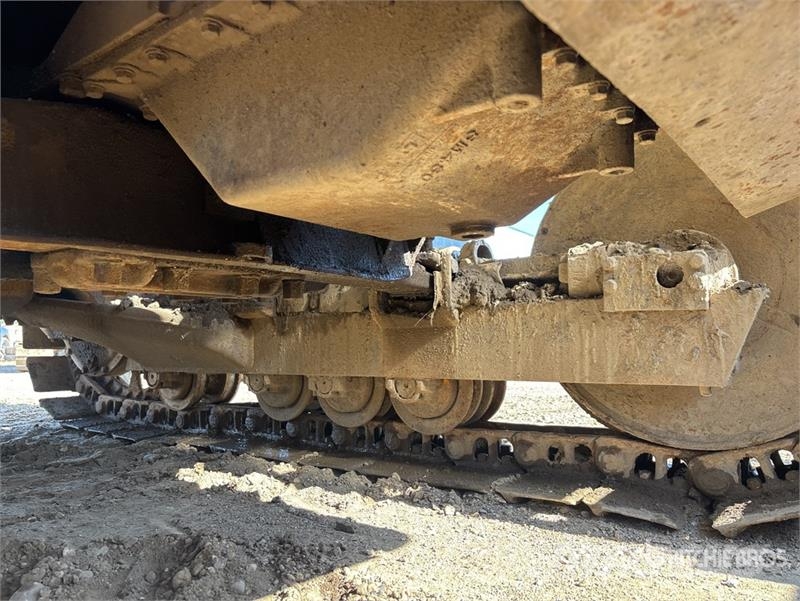 CAT D4 Kāpurķēžu buldozeri