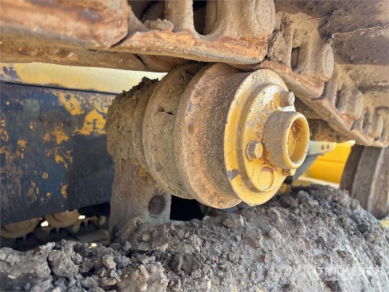 CAT D4 Kāpurķēžu buldozeri