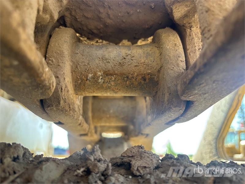 CAT D4 Kāpurķēžu buldozeri
