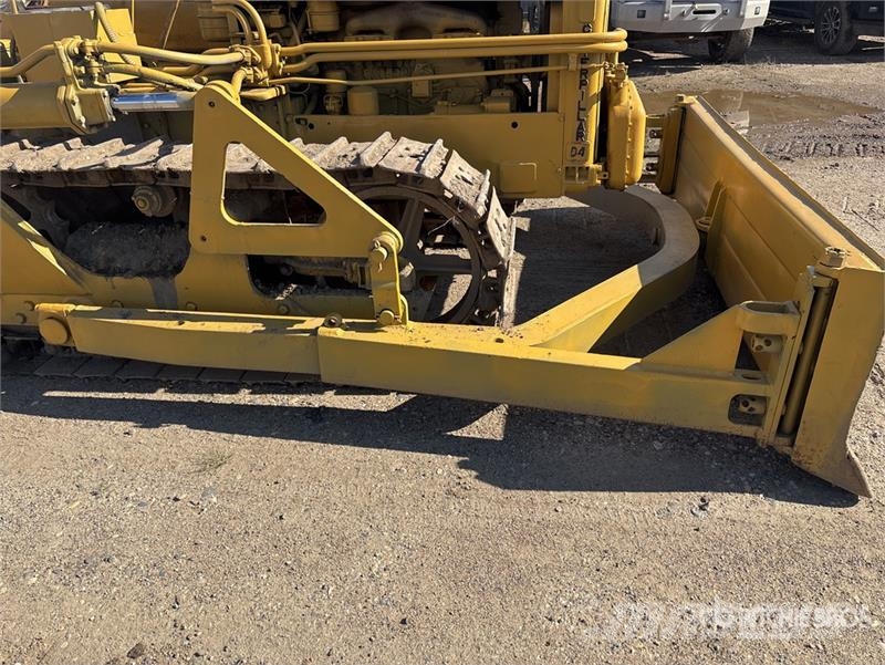 CAT D4 Kāpurķēžu buldozeri