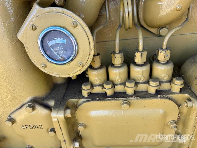 CAT D4 Buldozere pe senile