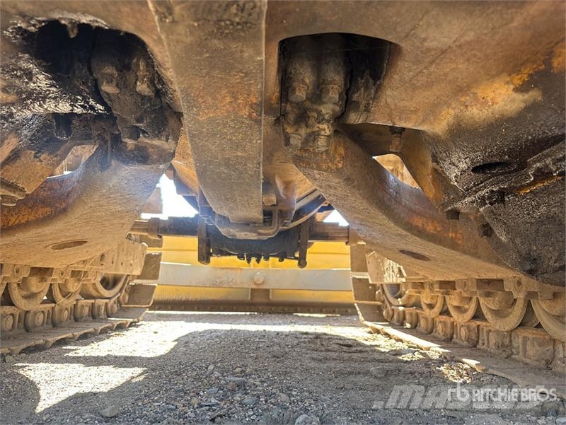 CAT D4 Kāpurķēžu buldozeri