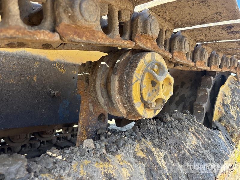 CAT D4 Kāpurķēžu buldozeri