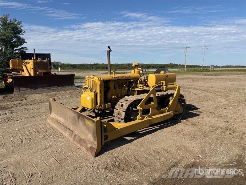 CAT D4 Kāpurķēžu buldozeri