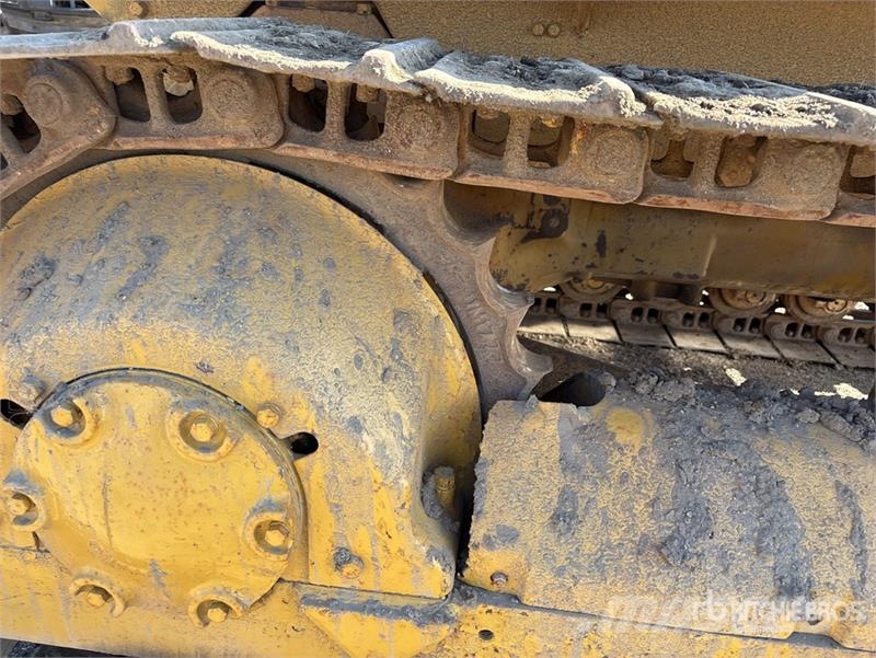CAT D4C Crawler Dozer بلدوزرات مجنزرة