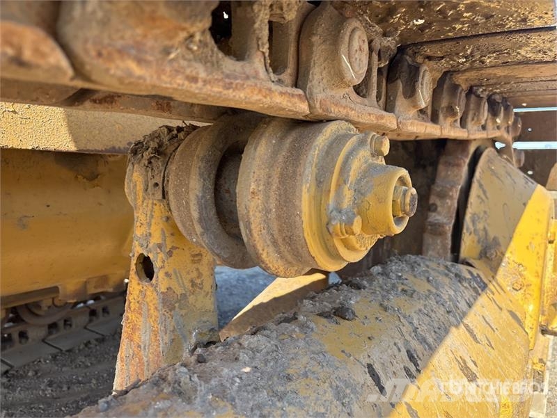 CAT D4C Crawler Dozer بلدوزرات مجنزرة