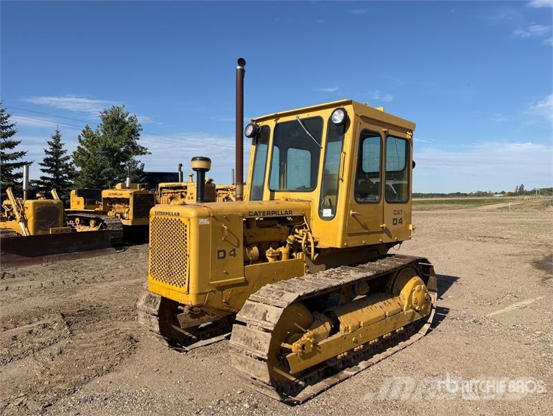 CAT D4C Crawler Dozer بلدوزرات مجنزرة