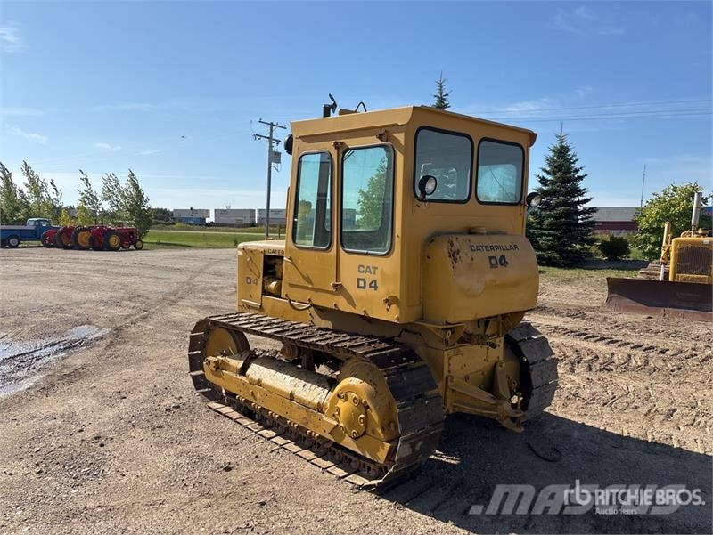 CAT D4C Crawler Dozer بلدوزرات مجنزرة