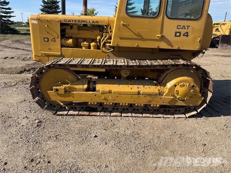 CAT D4C Crawler Dozer بلدوزرات مجنزرة