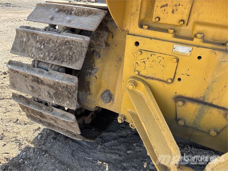 CAT D4D Crawler Dozer بلدوزرات مجنزرة