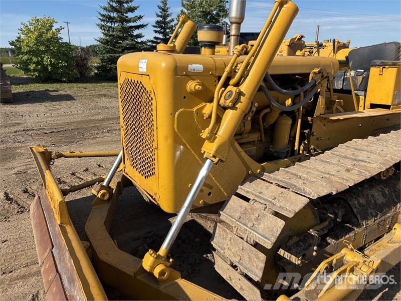 CAT D4D Crawler Dozer بلدوزرات مجنزرة