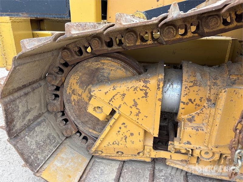 CAT D5M LGP Pipelayer w/ Midwestern M540 Conversion Cauruļvadu buldozeri