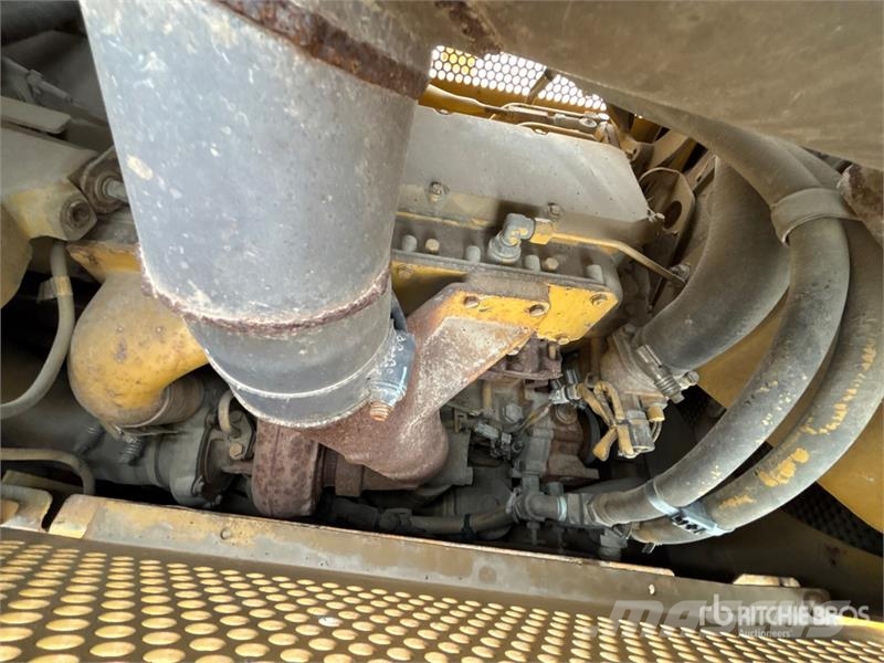 CAT D5M LGP Pipelayer w/ Midwestern M540 Conversion Cauruļvadu buldozeri