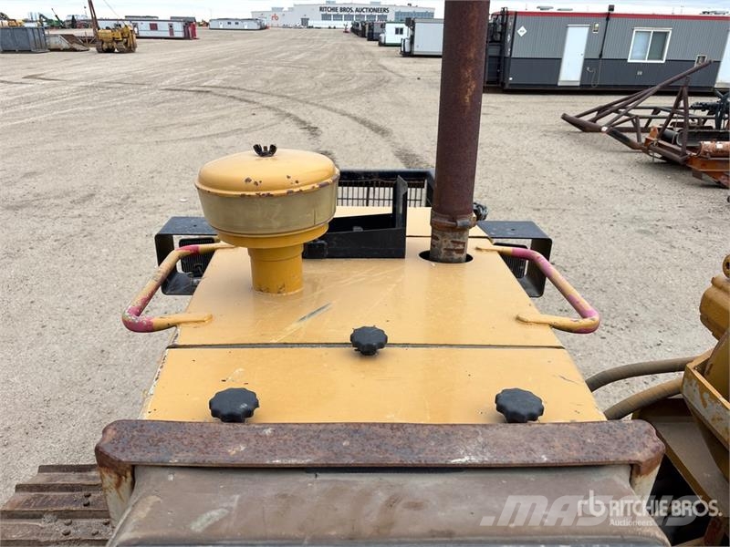 CAT D5M LGP Pipelayer w/ Midwestern M540 Conversion Cauruļvadu buldozeri