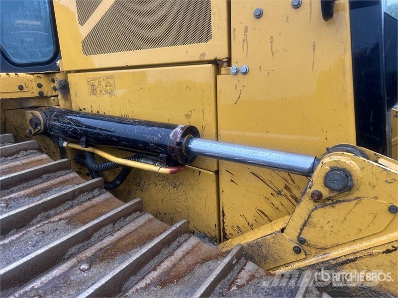 CAT D6 XE 履帶推土機