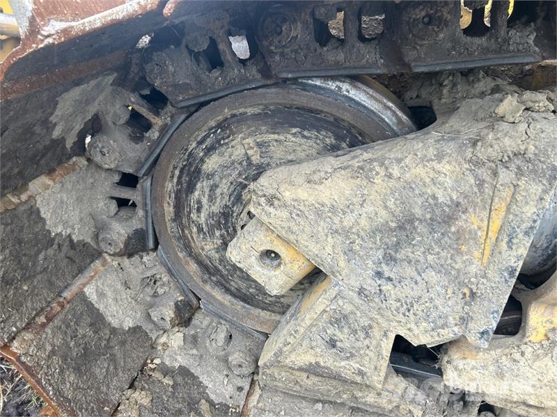 CAT D6 XE 履帶推土機