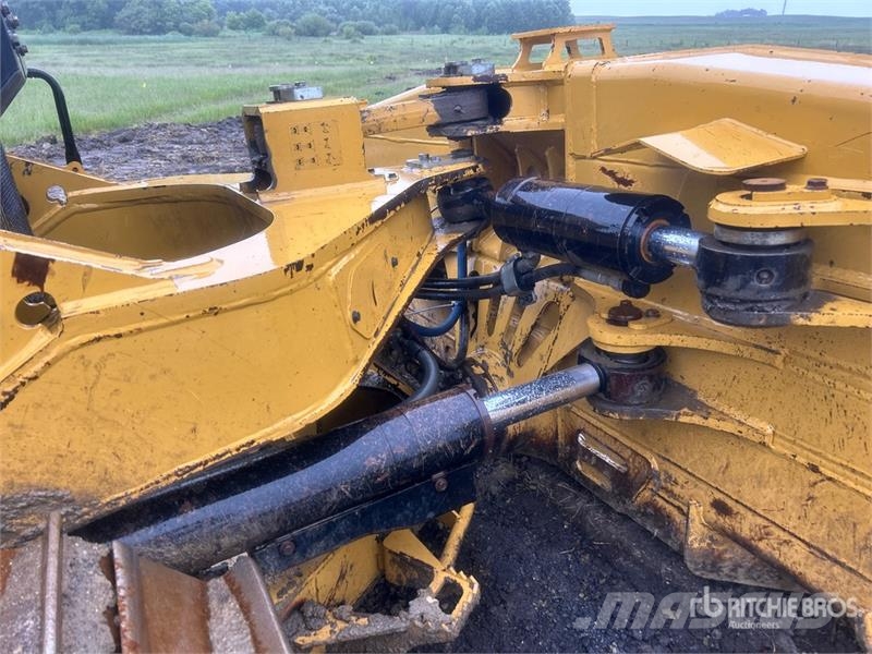 CAT D6 XE 履帶推土機