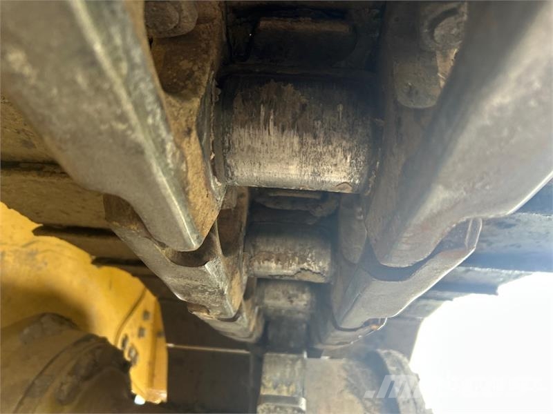 CAT D6 XE 履帶推土機