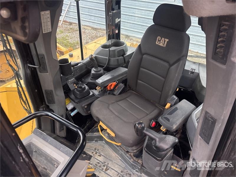 CAT D6 XE 履帶推土機