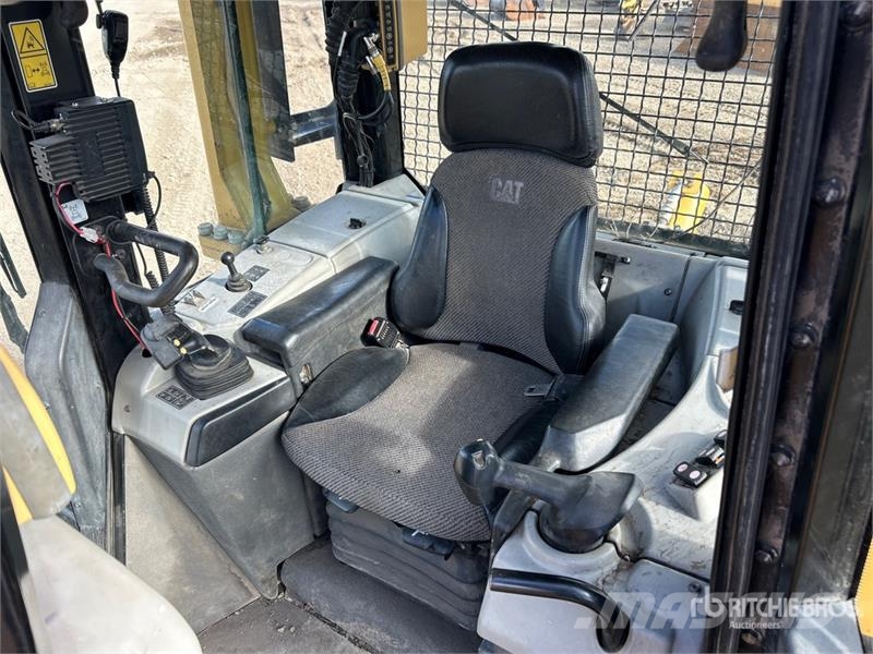 CAT D6N LGP Crawler Dozer Гусеничні бульдозери