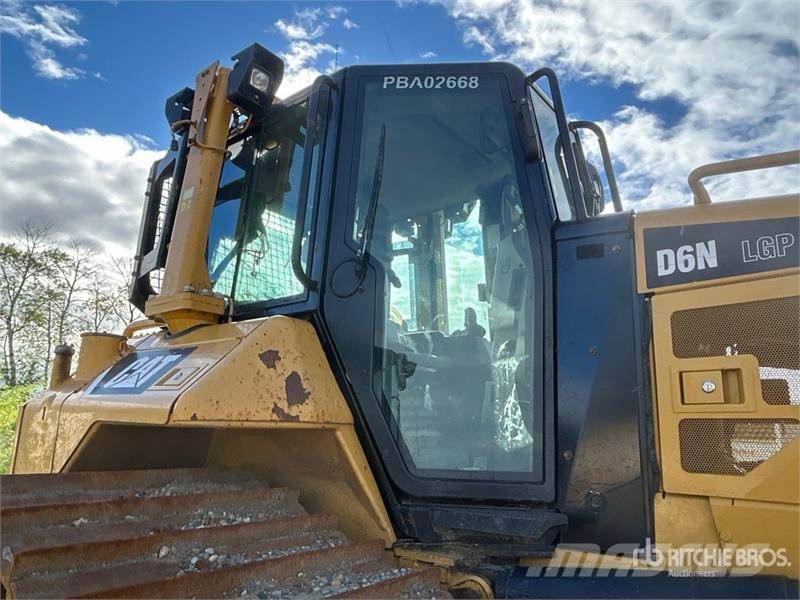 CAT D6N LGP Crawler Dozer Гусеничні бульдозери