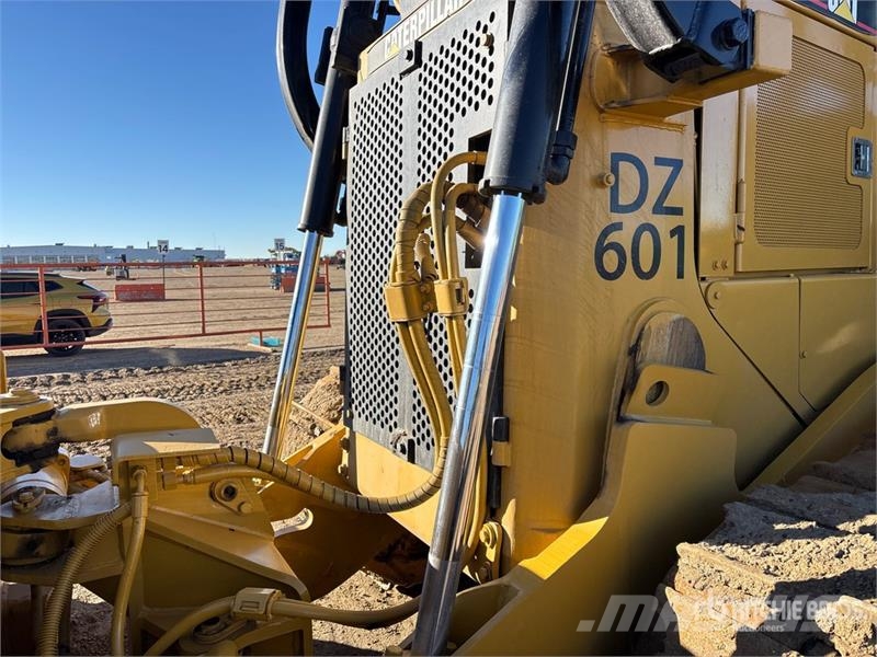 CAT D6R XL Series II Crawler dozers
