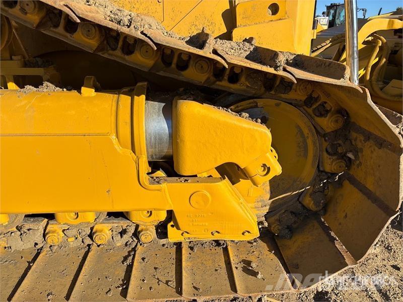 CAT D6R XL Series II Crawler dozers