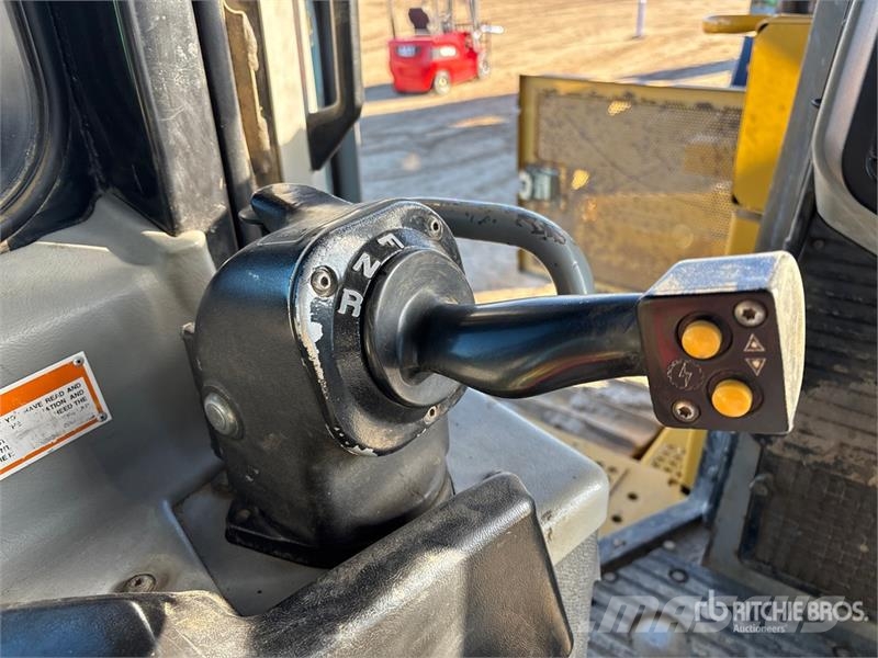 CAT D6R XL Series II Crawler dozers