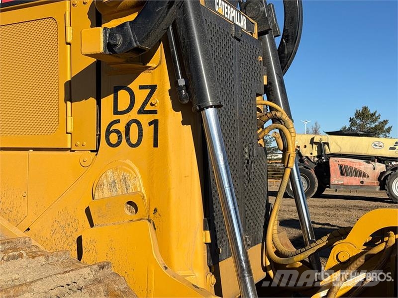 CAT D6R XL Series II Crawler dozers