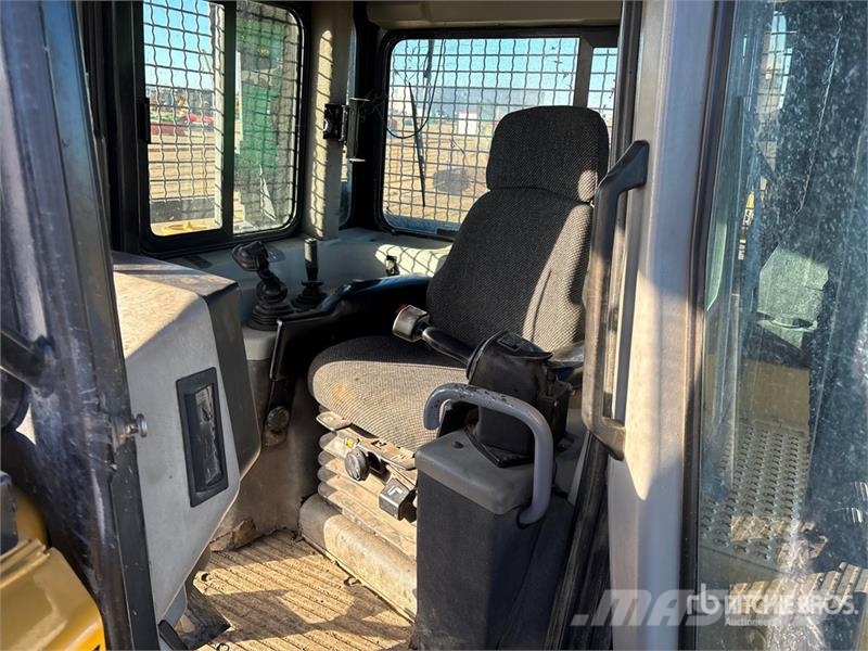 CAT D6R XL Series II Crawler dozers