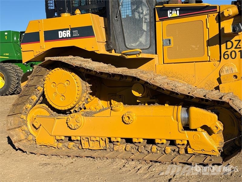 CAT D6R XL Series II Crawler dozers
