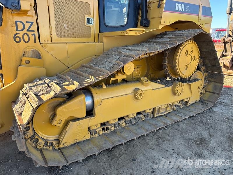 CAT D6R XL Series II Crawler dozers