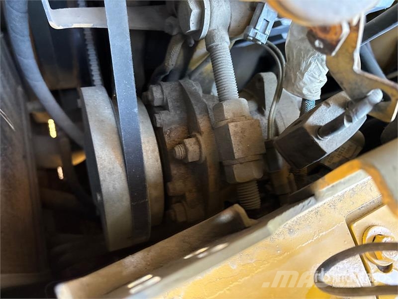 CAT D6R XL Series II Crawler dozers