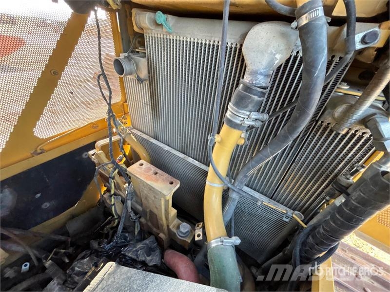 CAT D6T LGP Crawler Dozer (Inoperable) Buldožeri gusjeničari