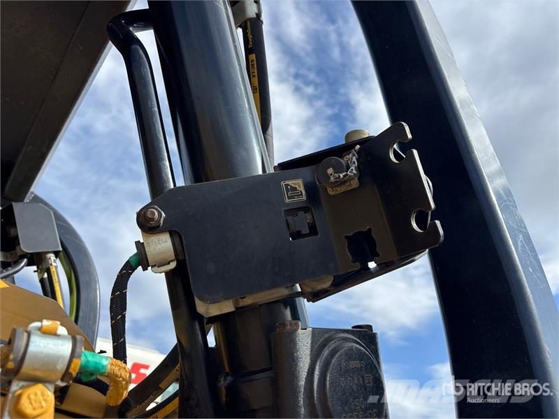 CAT D6T LGP Crawler Dozer Верижни булдозери