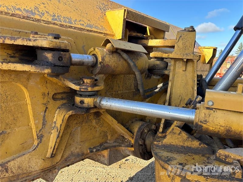 CAT D6T LGP Crawler Dozer (Inoperable) Buldožeri gusjeničari