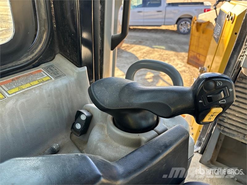 CAT D6T LGP Crawler Dozer (Inoperable) Buldožeri gusjeničari