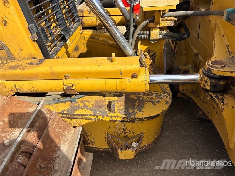 CAT D6T LGP Crawler Dozer Верижни булдозери