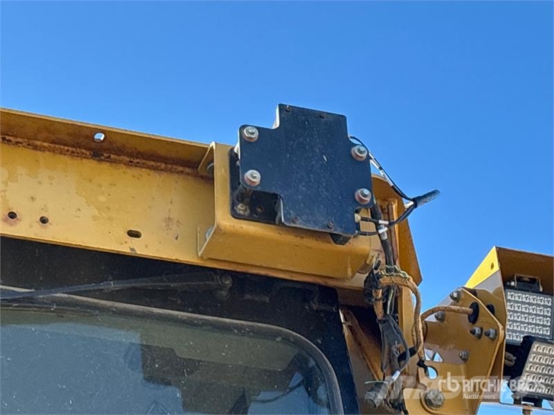CAT D6T LGP Crawler Dozer (Inoperable) Buldožeri gusjeničari