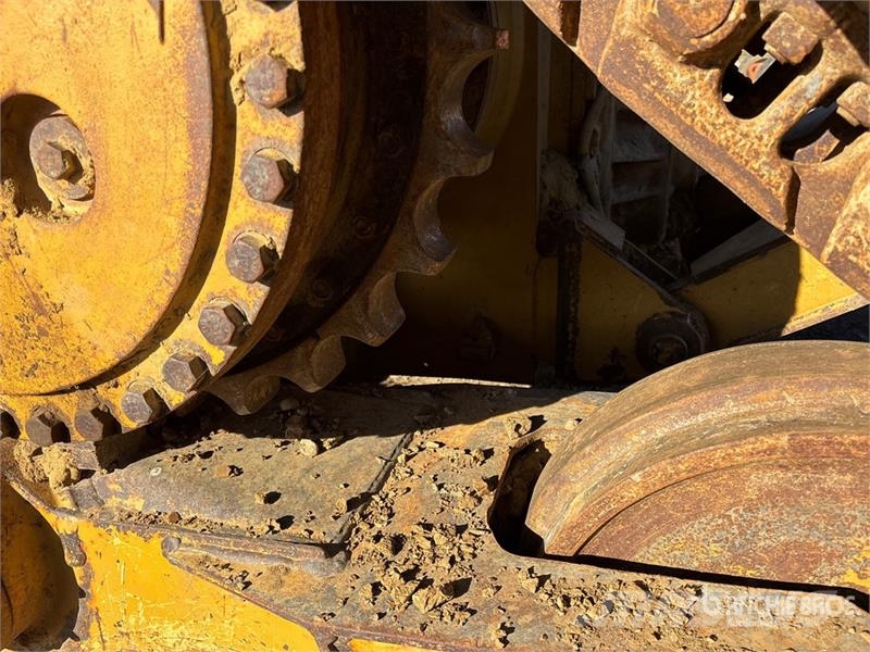 CAT D6T LGP Crawler Dozer (Inoperable) Buldožeri gusjeničari