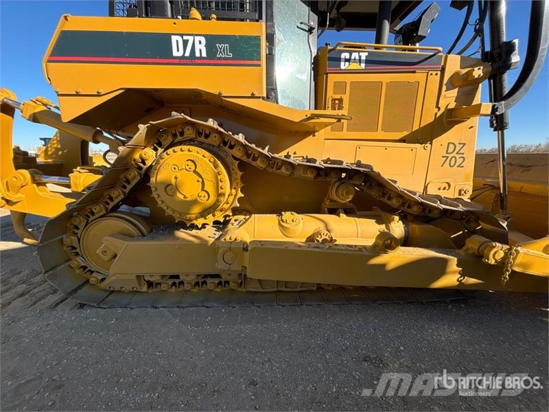 CAT D7R XR Series II lánctalpas dózerek