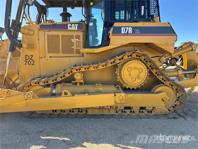 CAT D7R XR Series II lánctalpas dózerek