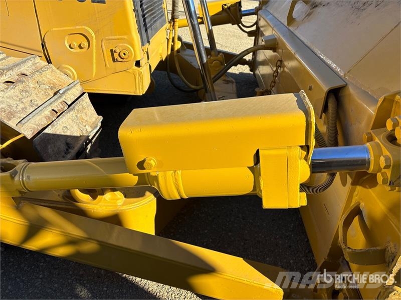 CAT D7R XR Series II lánctalpas dózerek