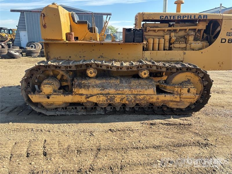 CAT D8 Kāpurķēžu buldozeri