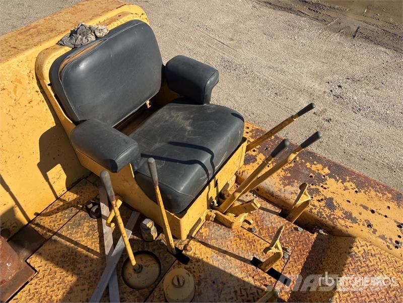 CAT D8 Kāpurķēžu buldozeri