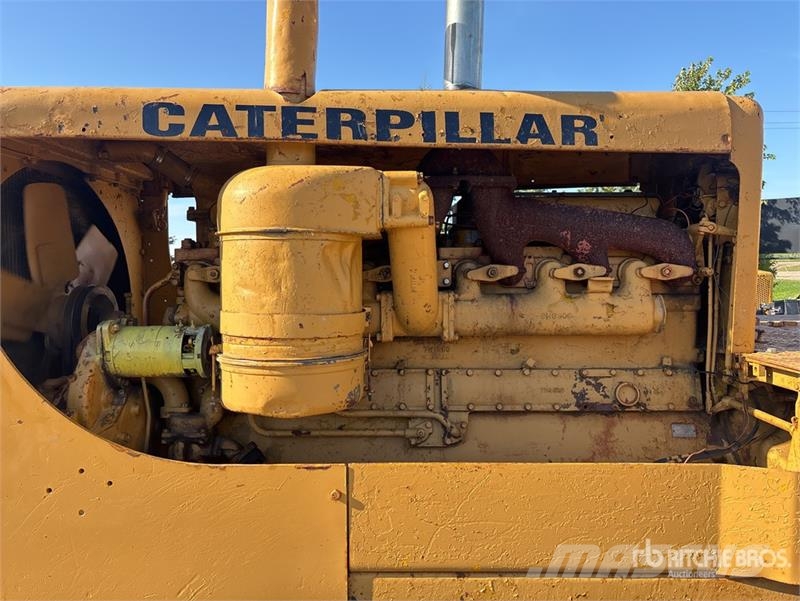CAT D8 Kāpurķēžu buldozeri