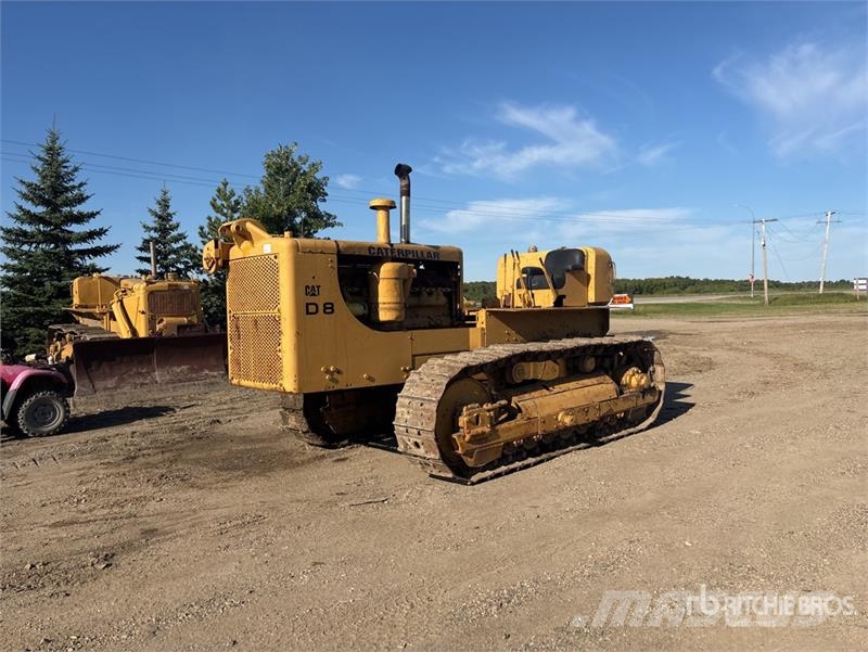 CAT D8 Kāpurķēžu buldozeri