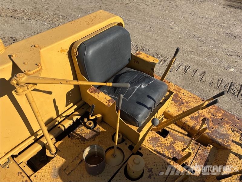 CAT D8 lánctalpas dózerek