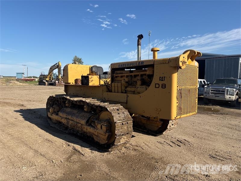 CAT D8 Kāpurķēžu buldozeri