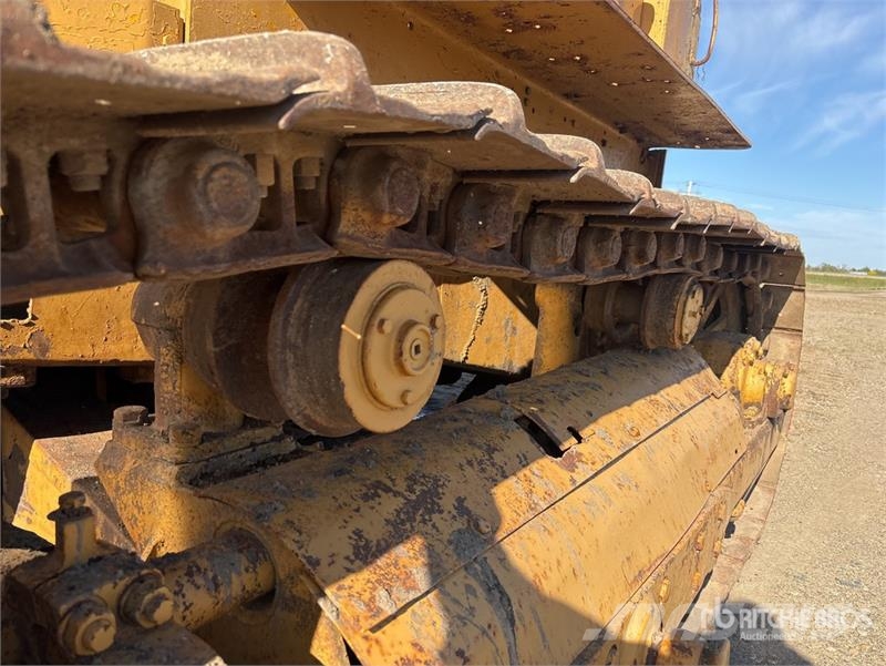 CAT D8 Kāpurķēžu buldozeri